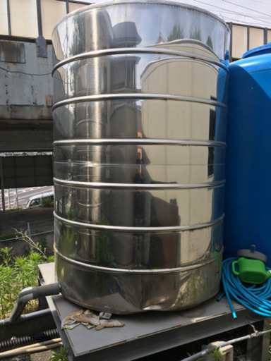 ステンレス貯水タンク 3000L
