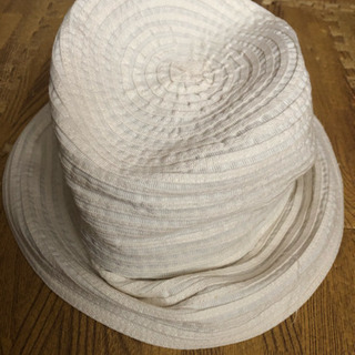 白い帽子