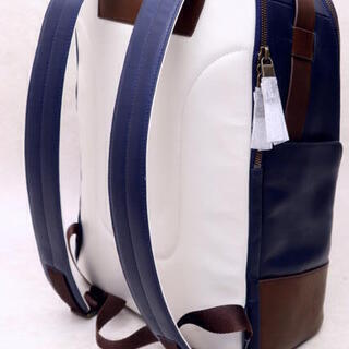未使用品 VRENAI 革製高級リュックサック ビジネス MADE IN JAPAN 株式