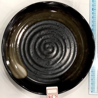 陶器の丸皿