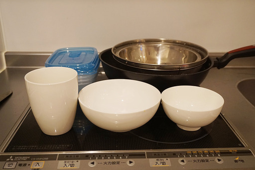 ニトリ食器・IH炒め鍋など合わせて売ります。