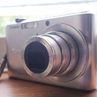 CASIO デジタルカメラ EXILIM EX-Z1000 シルバー