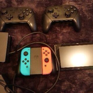 プレステ4本体、任天堂スイッチ本体、コントローラー計5個、人気ソフト11本