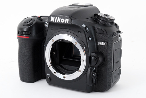 Nikon D7500 単焦点\u0026標準\u0026望遠トリプルレンズセット★極上美品★防塵防滴ボディー\u0026フルHD動画撮影\u0026スマホへ転送！新品SDカード、元箱付き！