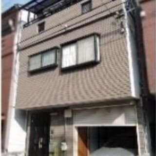 吉田 駅徒歩5分の立地の一戸建て! 駐車スペース1台!