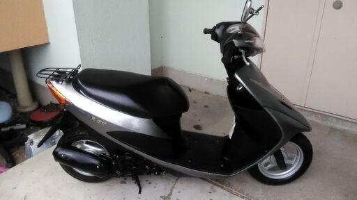 とても良いエンジン。( 鈴木、V50、)（Address）。 バックタイヤは新品