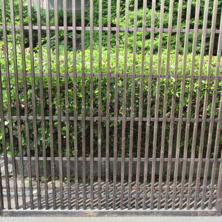 格子戸2枚　古民具　店飾り　仕切り