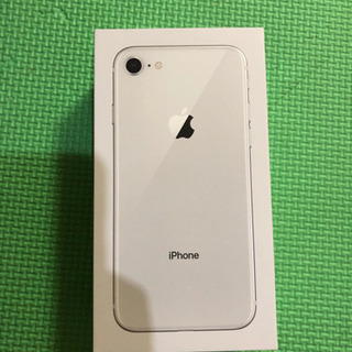 auで購入したiPhone8 64GB シルバー 本体　携帯電話