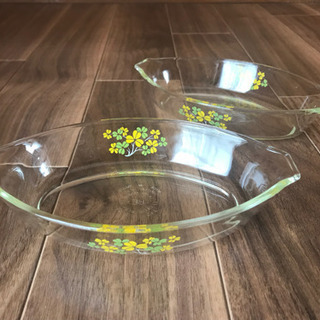 パイレックス 花柄 ガラス製グラタン皿2枚