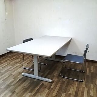 会議用テーブル、椅子２脚