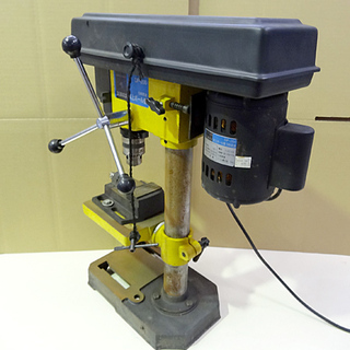 動作品☆高儀/EARTH MAN☆卓上ボール盤 5段変速付き バイス付き ドリル系最大13mm■ DP-200 ■ 動作品☆高儀/EARTH MAN☆卓上ボール盤 5段変速付き バイス付き ドリル