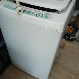 TOSHIBA　洗濯機4.2キロ　2008年　幅56.3　奥行5...