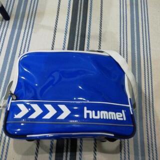 hummelのエナメルバッグ