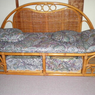 竹作りのソファ