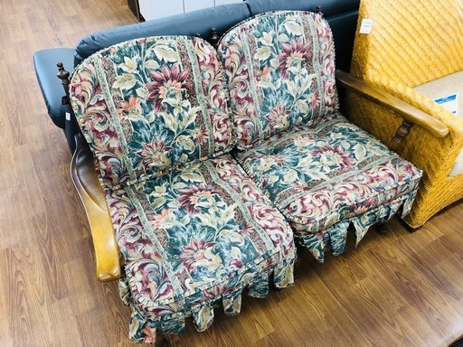 飛騨産業の布製二人掛けソファです。【トレファク藤沢店】