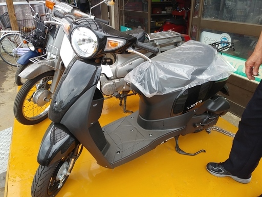 新型　新車　スズキレッツVZ５０L５　ブラック