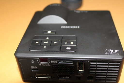 RICOH（リコー）ハンディプロジェクター PJ WXC1110 （LED光源）超美品
