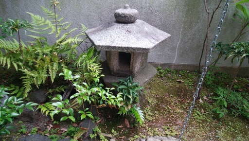 引取限定《宝塚市仁川北》味わい深い古い石灯篭＋つくばい