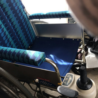 電動車椅子専用バッテリー2個と電動車椅子本体