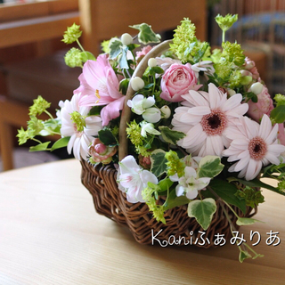 無料体験レッスン~花いっぱいバスケットアレンジメント♥2019年8月