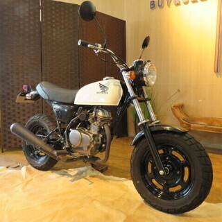 ホンダ エイプ 50 FI AC16 年式 2017 排気量 50cc ボディーカラー 白
