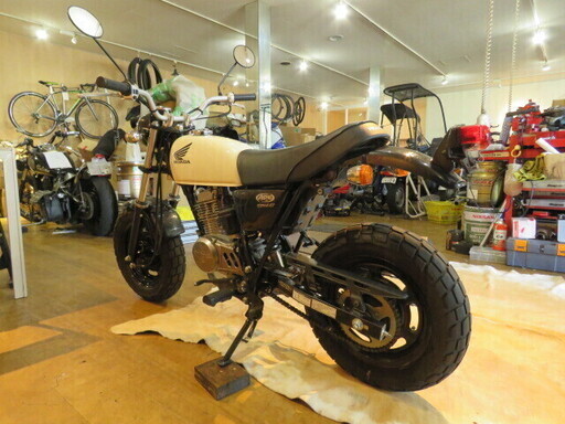 ホンダ エイプ 50 FI AC16 年式 2017 排気量 50cc ボディーカラー 白