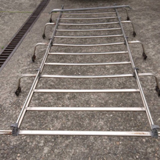 ハイエースキャリア