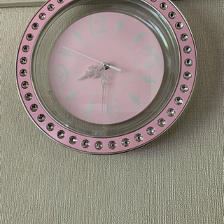 掛時計 ピンクの時計