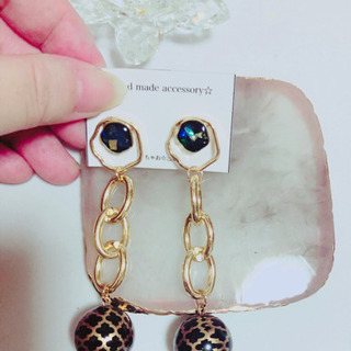 ピアス、イヤリングを委託で置かせて下さい。