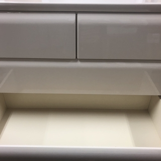 中古美品☆鏡面仕上 整理タンス 引き出し7杯 キャスター付きで楽々