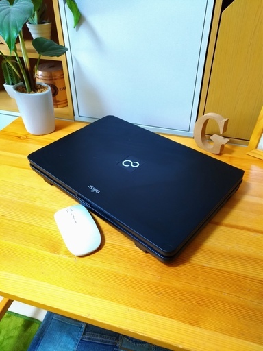 corei5で高性能！　FUJITSU　FMV　LIFEBOOK　かっこいいマットブラック★　美品♪　高性能corei5　メモリ4G　富士通　FUJITSU　LIFEBOOK　大容量250G　最新Windows10　64Bit　　黒　15.6インチ　マウス付き 　ノートパソコン　無線LAN　Wi-Fi対応 　DVDドライブ