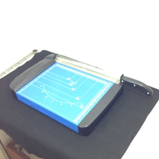 目盛付き裁断機　ペーパーカッター　事務用品　オフィス