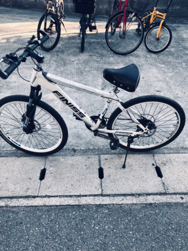 試運転良好、FINISS、マウンテンバイク、変速3×7、タイヤ26×1.95カラー白、べる、スタンド