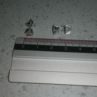 ダイヤのピアス