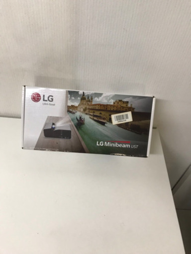 プロジェクター LG Minibeam UST 新品未使用品 交渉中
