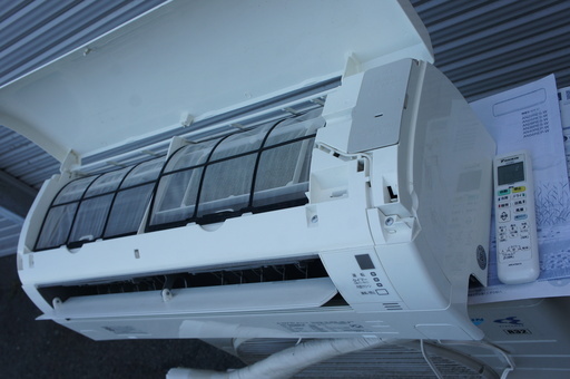 DAIKIN/ダイキンエアコン!streamer!2.2KW(6~8畳用)AN22RES-W