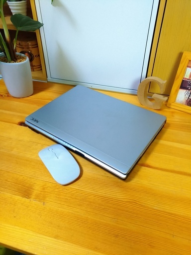 高性能corei7♪　最新Windows10☆　NEC　コンパクト軽量で持ち運びに便利！　64Bit　大容量250G　メモリ4G　シルバー　12.1インチ　マウス付き 　ノートパソコン　無線LAN　Wi-Fi対応