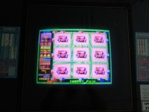 喫茶店ゲーム機８ライン１ まぐろマン 宮古島のテーブル コーヒーテーブル の中古あげます 譲ります ジモティーで不用品の処分