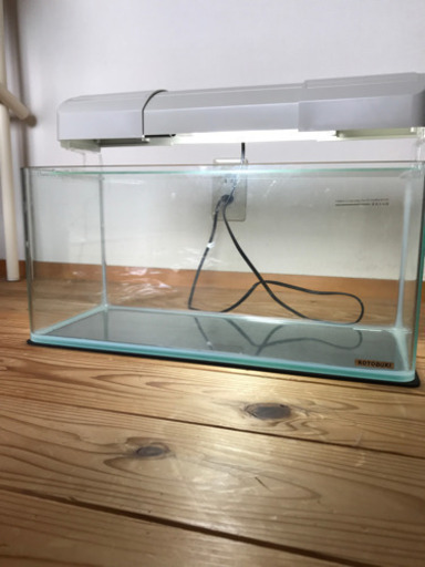 【受渡し済み】照明つき水槽