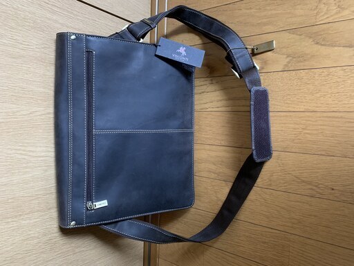 VISCONTI（ビスコンティ）レザーメッセンジャーバッグ（新品）18548 HARVARD　値下げ