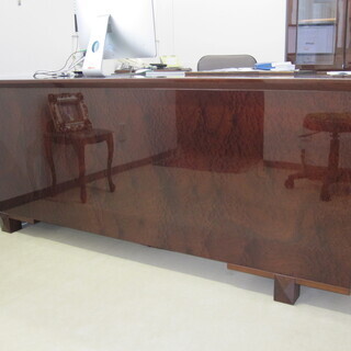 IDC大塚家具で購入したデスク（スプレンダー、マホガニー玉杢）