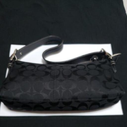 再再出品です。画像変更しました。COACH　りんくうアウトレット購入品未使用