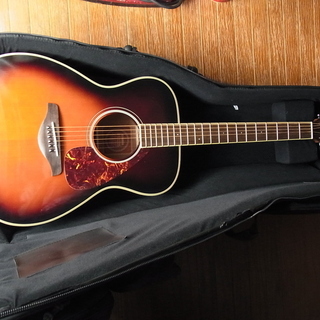 アコースティック・ギター　YAMAHA  FS-720S