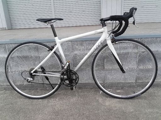 ロードバイク GIANT TCR ALUXX 6000 SERIES BUTTED TUBING 白 ロードバイク GIANT TCR ALUXX 6000 SERIES BUTTED TUBING 白