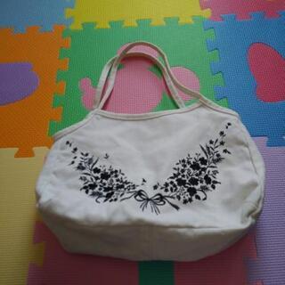 花柄刺繍のバッグ　日本製