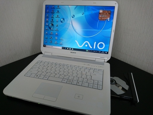 【取引中】　☆美品・SSDで快適☆　綺麗なホワイト　SONY　VAIO　15インチノート　Windows10