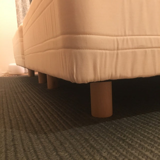 美品 シングル クイーンサイズ 脚付き マットレスベッド ボード付き