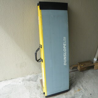 (受け渡し決定)段差スロープ　住友ゴム工業　ダンロップ　R-125E ダンスロープライト　　車椅子　介護　2つ折り 受け渡し決定)段差スロープ 住友ゴム工業 ダンロップ R-125E ダンス