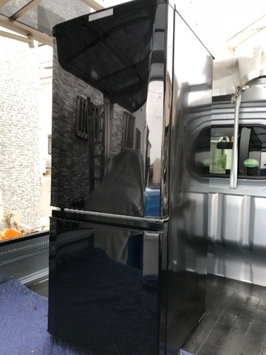 取引中高年式2017年製三菱冷凍冷蔵庫ブラック。千葉県内配送無料。設置無料。