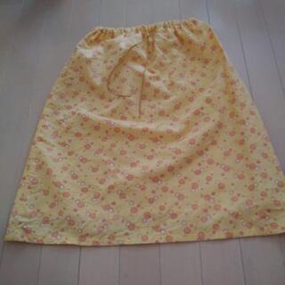 黄色系　花柄スカート